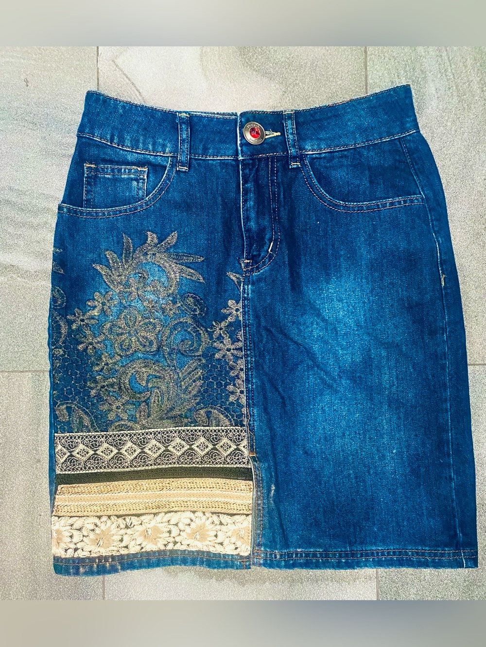 Vintage Women’s Desigual Denim Skirt with Embroidered Crochet Detail Sz 28